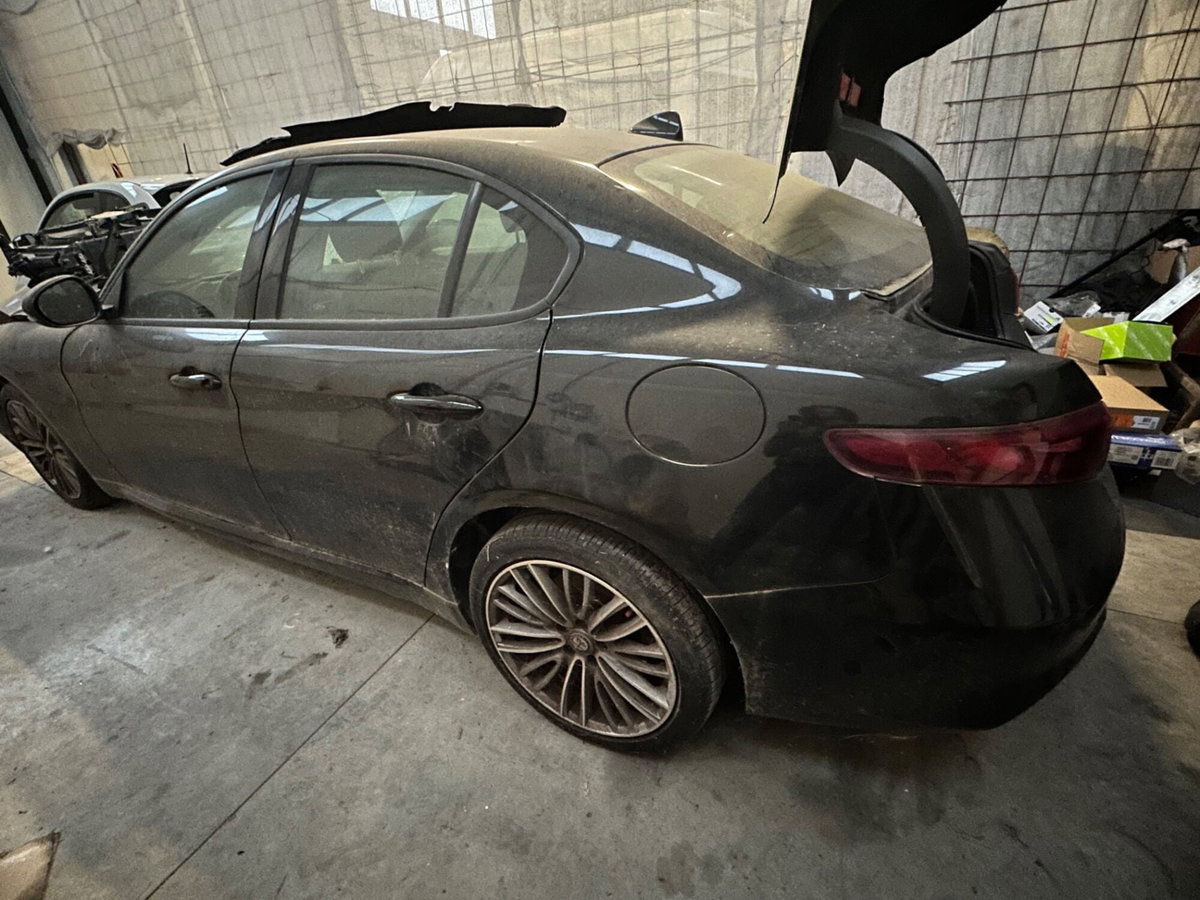 Alfa Romeo Giulia 2.0 Turbo 200 CV AT8 Sprint (5)
