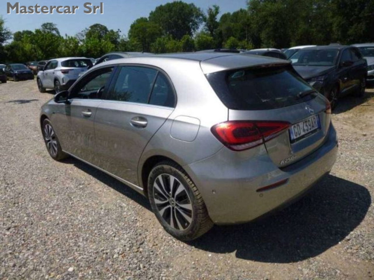 Mercedes-Benz Classe A 250 e phev Advanced auto (4)