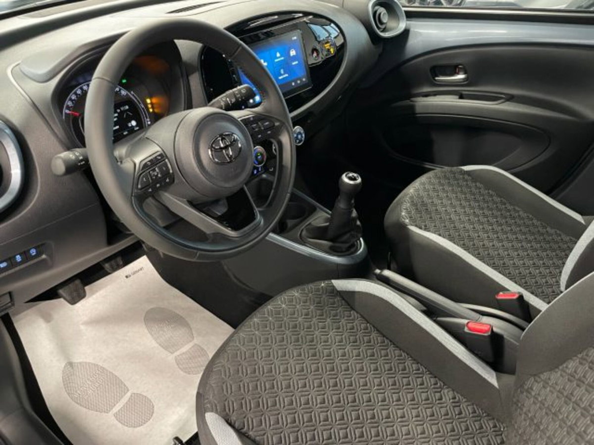 Toyota Aygo X 1.0 VVT-i 72 CV 5p. Undercover S-CVT (5)