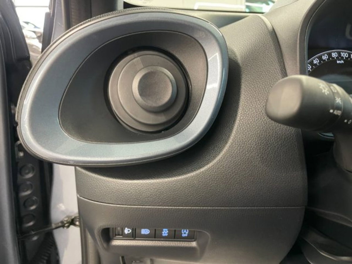 Toyota Aygo X 1.0 VVT-i 72 CV 5p. Undercover S-CVT (18)