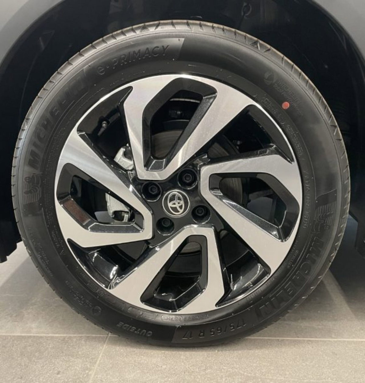 Toyota Aygo X 1.0 VVT-i 72 CV 5p. Undercover S-CVT (7)