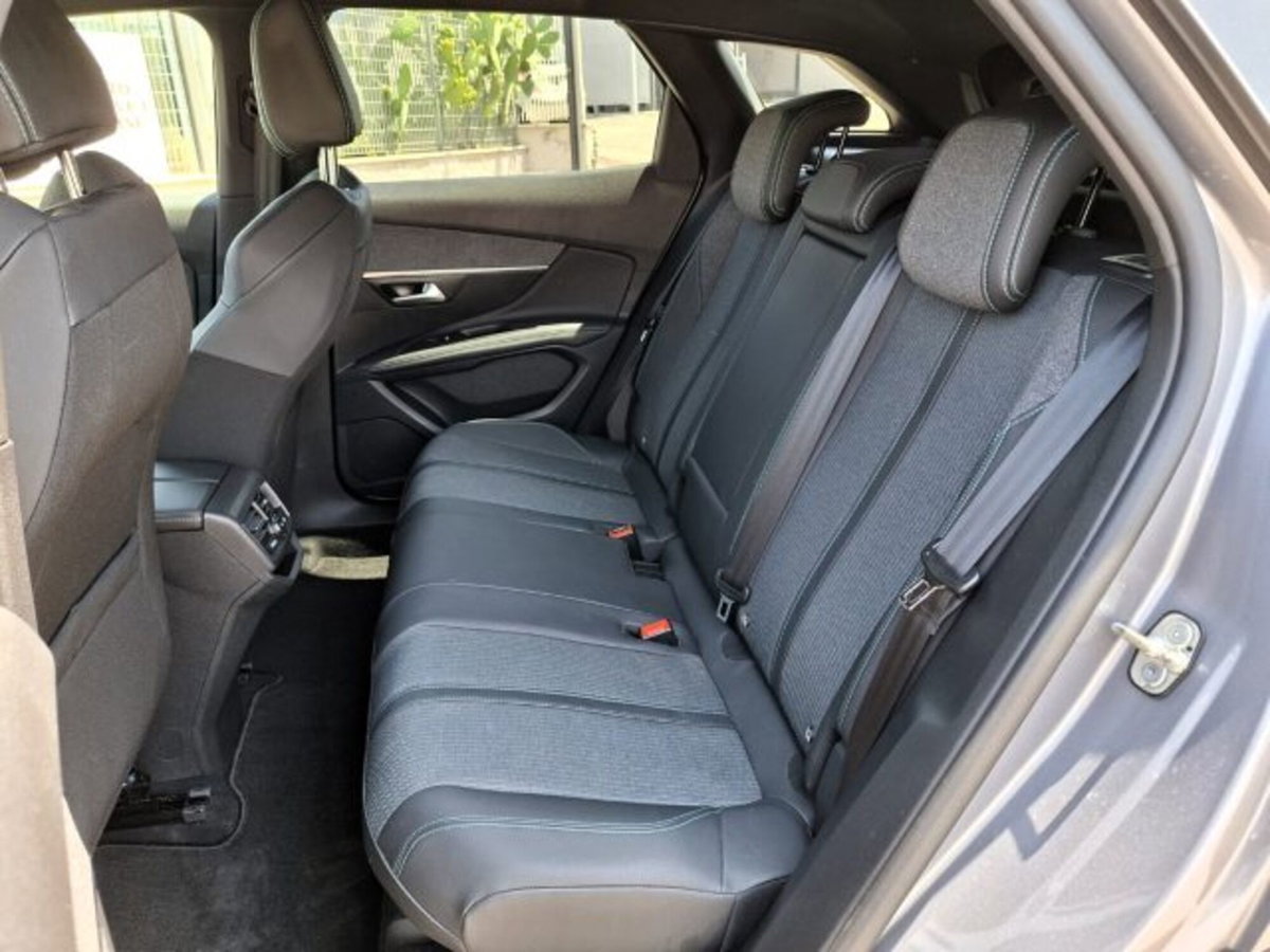 Peugeot 3008 BlueHDi 130 S&S EAT8 Allure Pack (7)