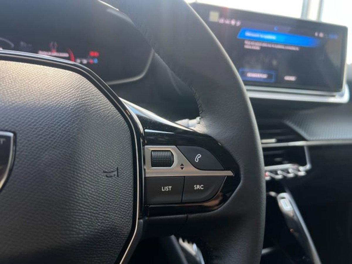 Peugeot 208 1.2 puretech Active s&s 100cv (15)