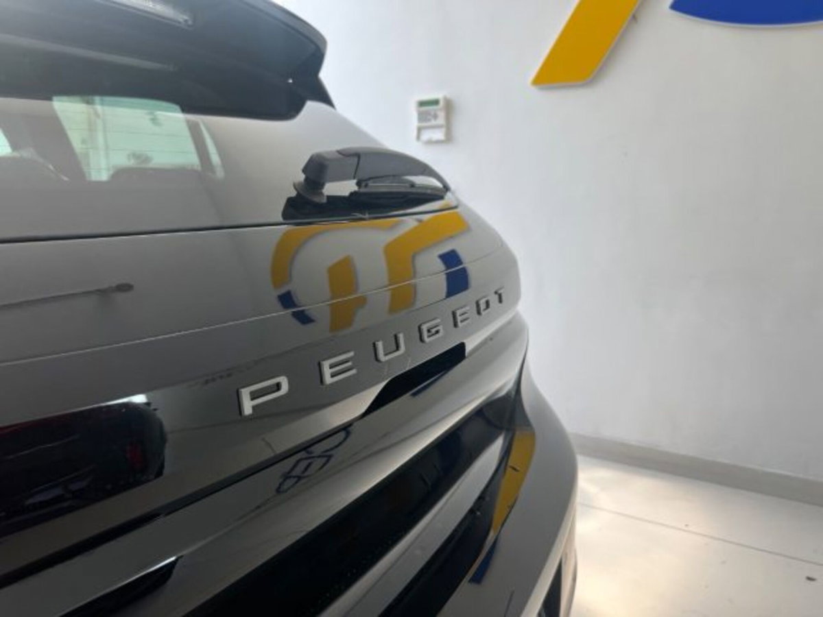 Peugeot 208 1.2 puretech Active s&s 100cv (8)