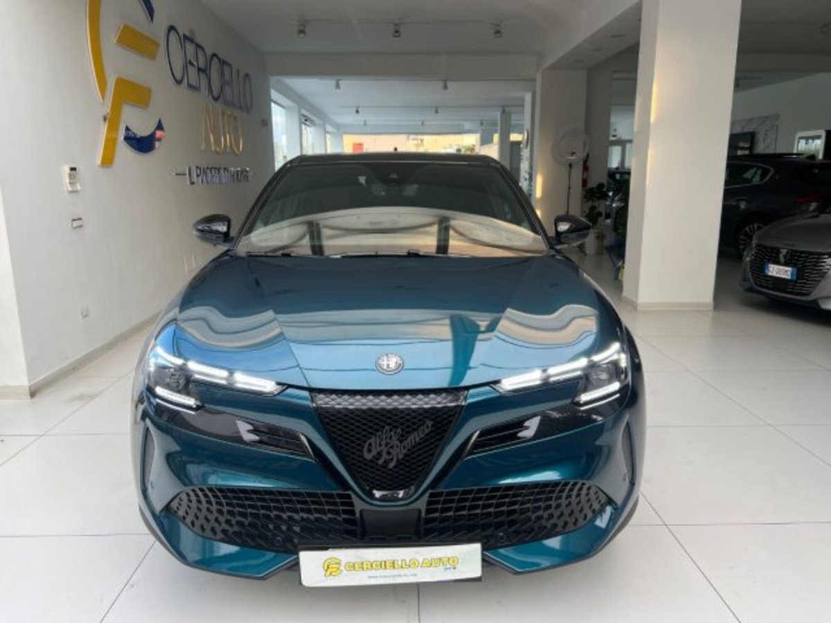 Alfa Romeo Junior elettrica Intensa 156cv (13)