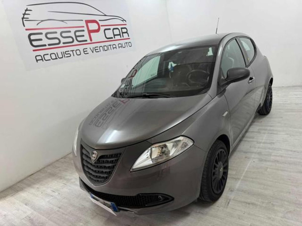 Lancia Ypsilon 1.2 69 CV 5 porte Gold