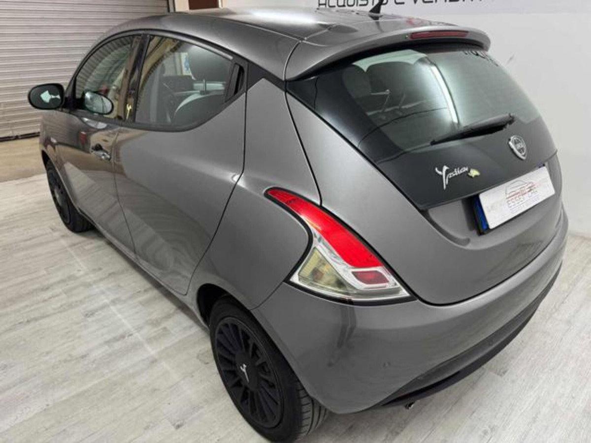 Lancia Ypsilon 1.2 69 CV 5 porte Gold (4)