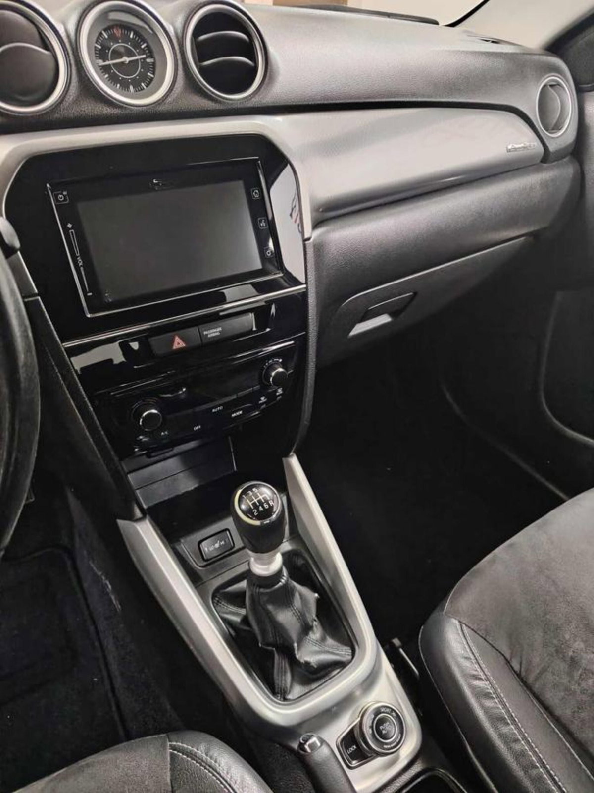Suzuki Vitara 1.6 DDiS 4WD AllGrip V-Cool (6)