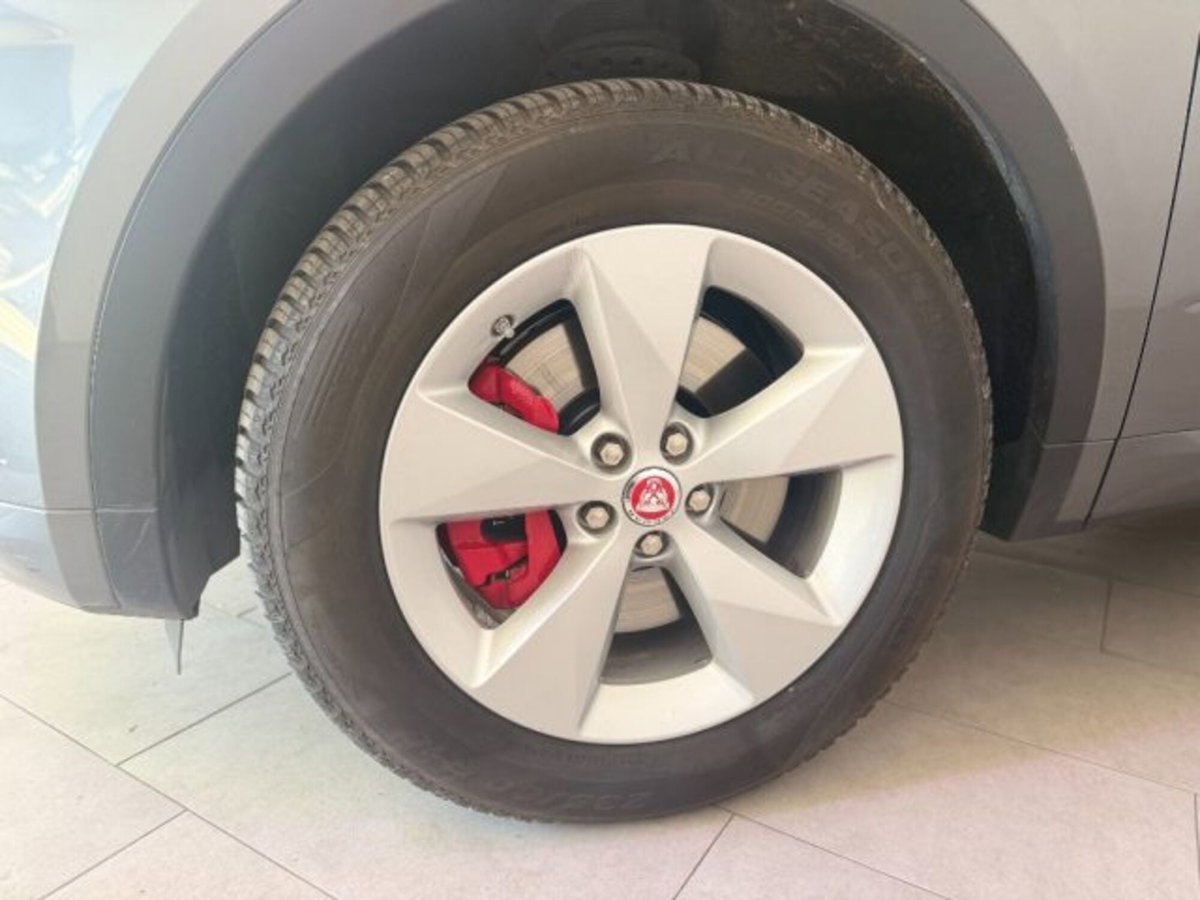 Jaguar E-Pace 2.0D 150 CV AWD aut. R-Dynamic HSE (20)