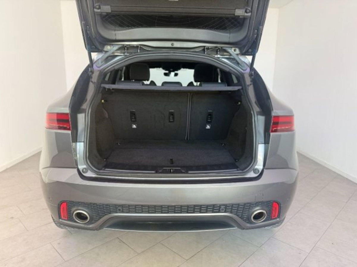 Jaguar E-Pace 2.0D 150 CV AWD aut. R-Dynamic HSE (7)