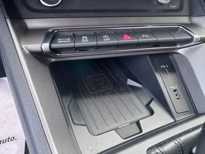 Audi Q3 Sportback 35 2.0 tdi Identity Black s-tronic (14)