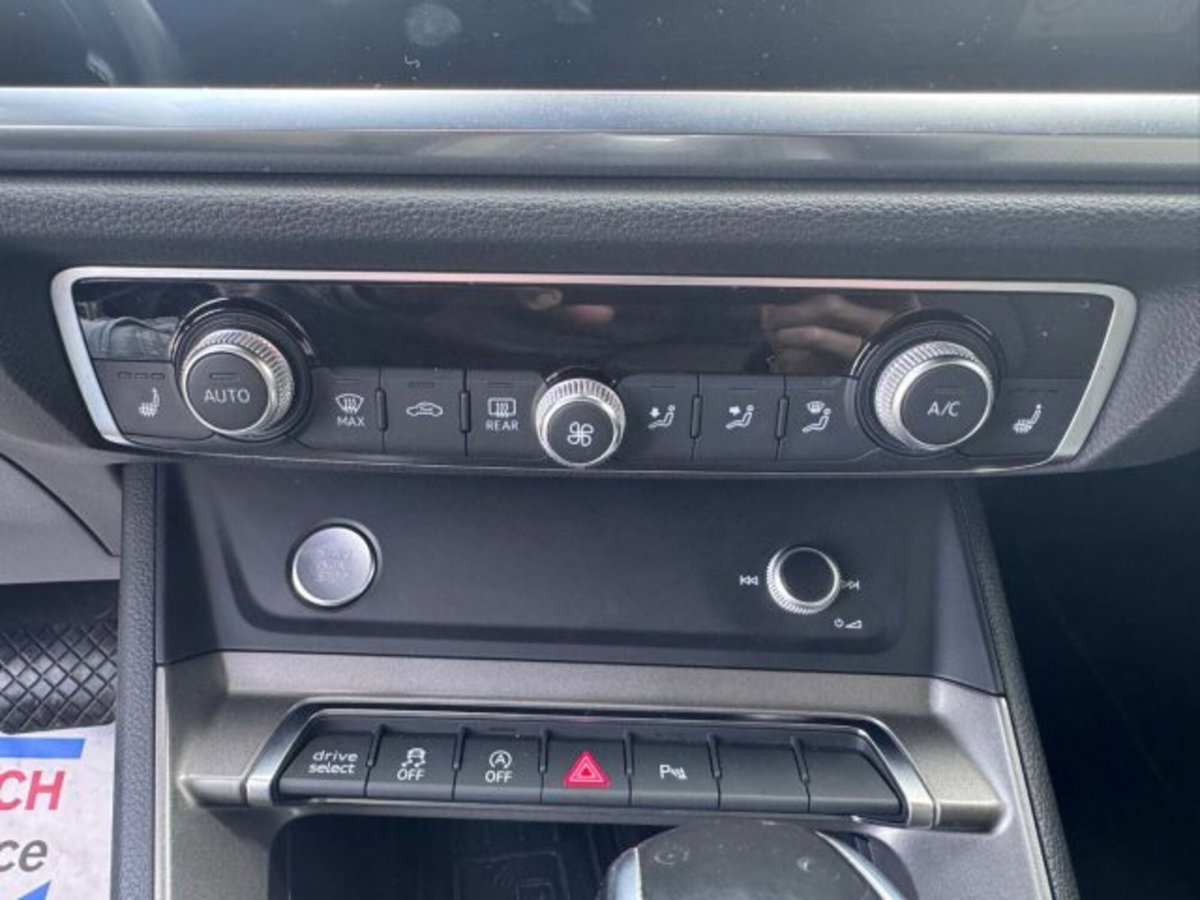 Audi Q3 Sportback 35 2.0 tdi Identity Black s-tronic (18)