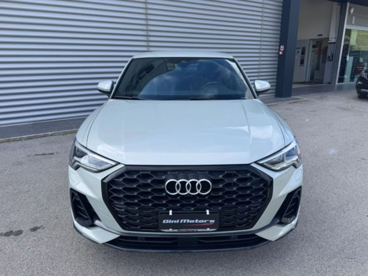 Audi Q3 Sportback 35 2.0 tdi Identity Black s-tronic (2)