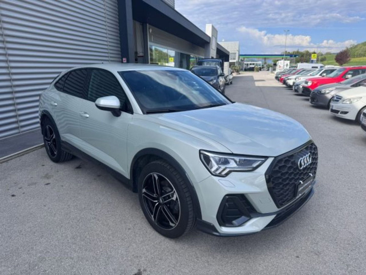 Audi Q3 Sportback 35 2.0 tdi Identity Black s-tronic (3)
