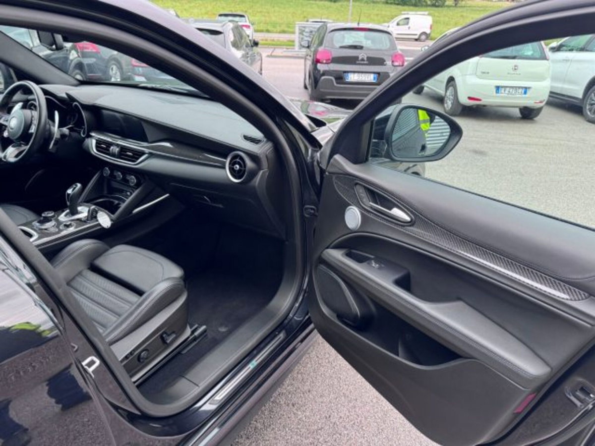 Alfa Romeo Stelvio Stelvio 2.9 Bi-Turbo V6 510 CV AT8 Quadrifoglio (11)