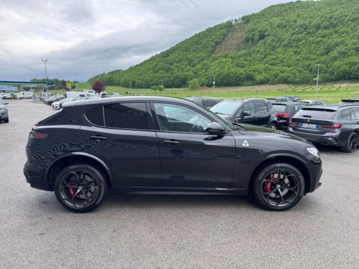 Alfa Romeo Stelvio Stelvio 2.9 Bi-Turbo V6 510 CV AT8 Quadrifoglio (4)