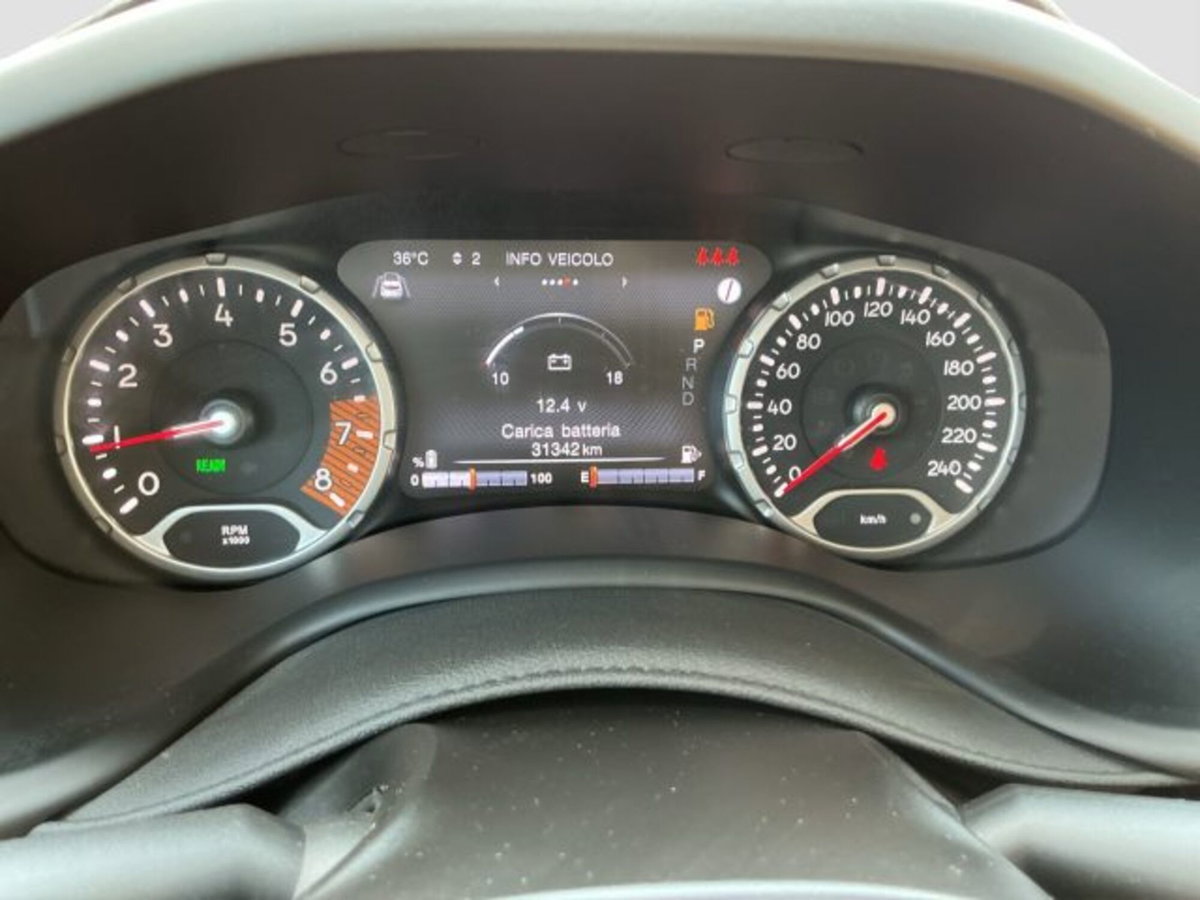 Jeep Renegade 1.5 Turbo T4 MHEV Limited (14)