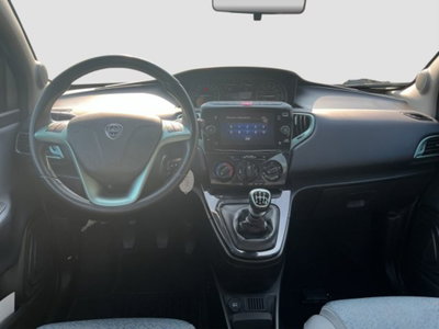 Lancia Ypsilon 1.0 FireFly 5 porte S&S Hybrid Ecochic Gold (11)