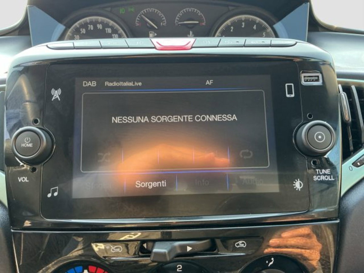 Lancia Ypsilon 1.2 69 CV 5 porte GPL Ecochic Alberta Ferretti (16)