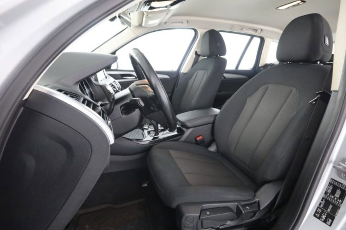 BMW X3 xDrive20d Business Advantage (2)