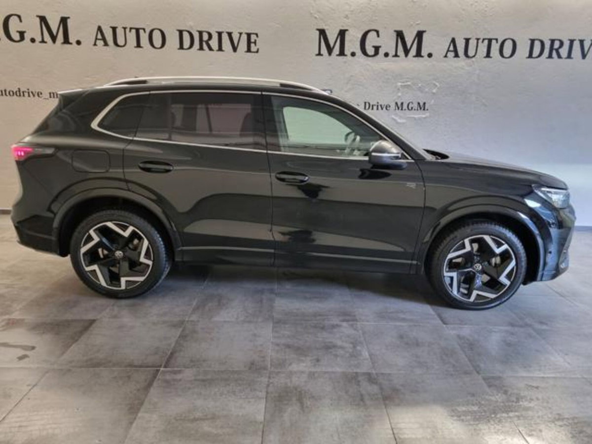 Volkswagen Tiguan Allspace 2.0 tdi R-Line 150cv dsg (4)
