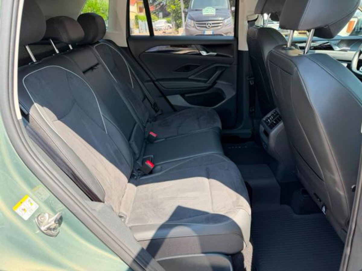 Volkswagen Tiguan 1.5 etsi Elegance 150cv dsg (11)