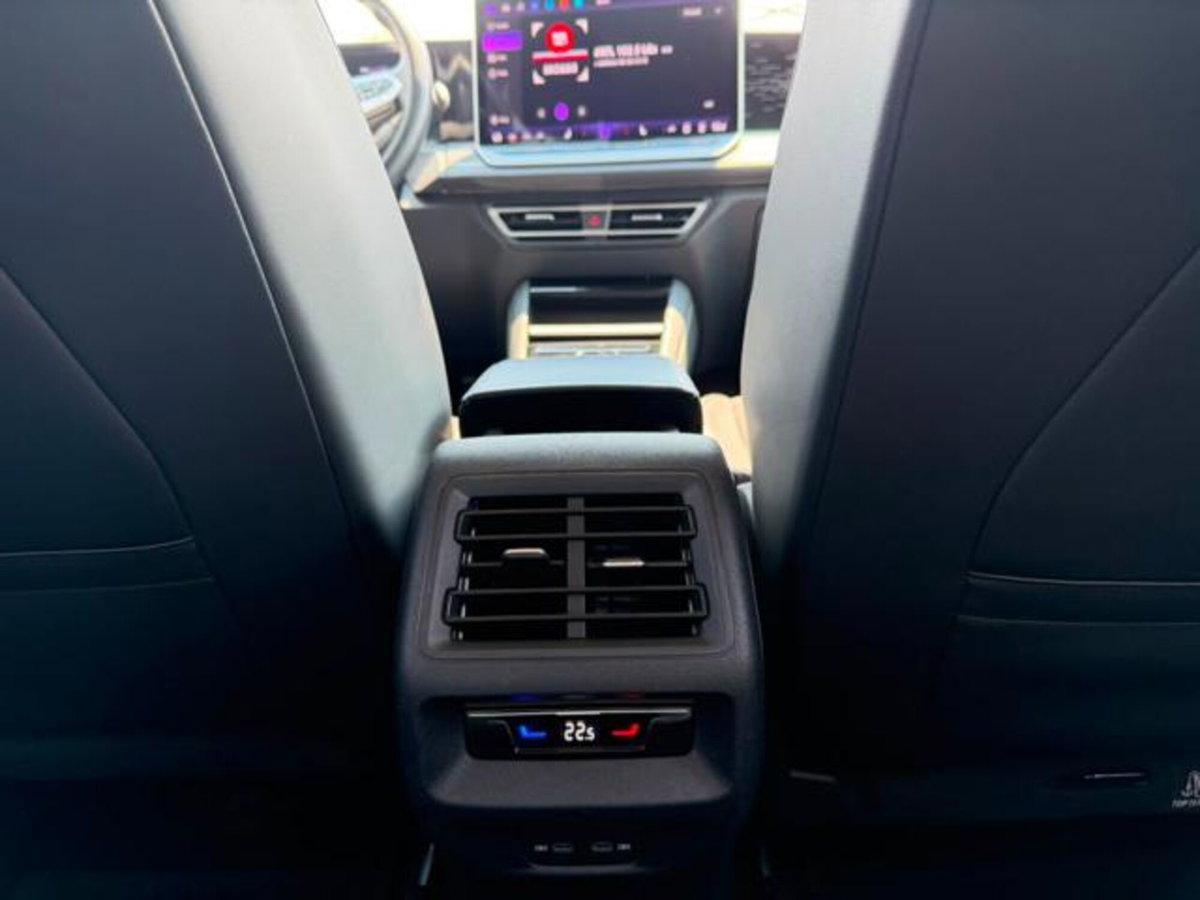 Volkswagen Tiguan 1.5 etsi Elegance 150cv dsg (12)