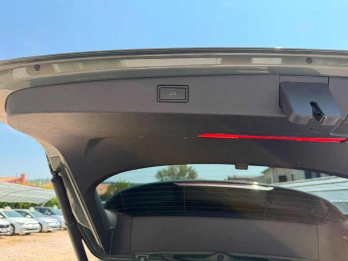 Volkswagen Tiguan 1.5 etsi Elegance 150cv dsg (14)