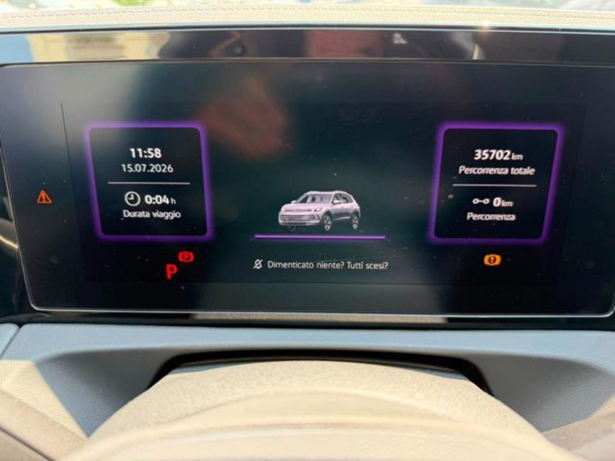 Volkswagen Tiguan 1.5 etsi Elegance 150cv dsg (8)