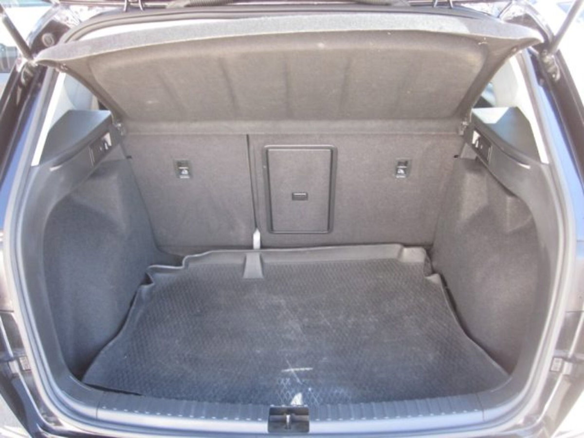 SEAT Ateca 1.6 TDI DSG Black Edition (9)