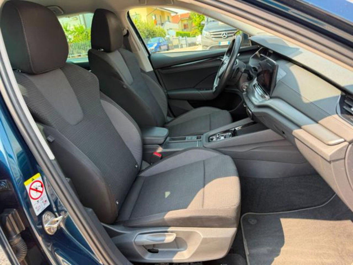 Skoda Octavia Station Wagon 2.0 TDI EVO SCR DSG Wagon Executive (6)