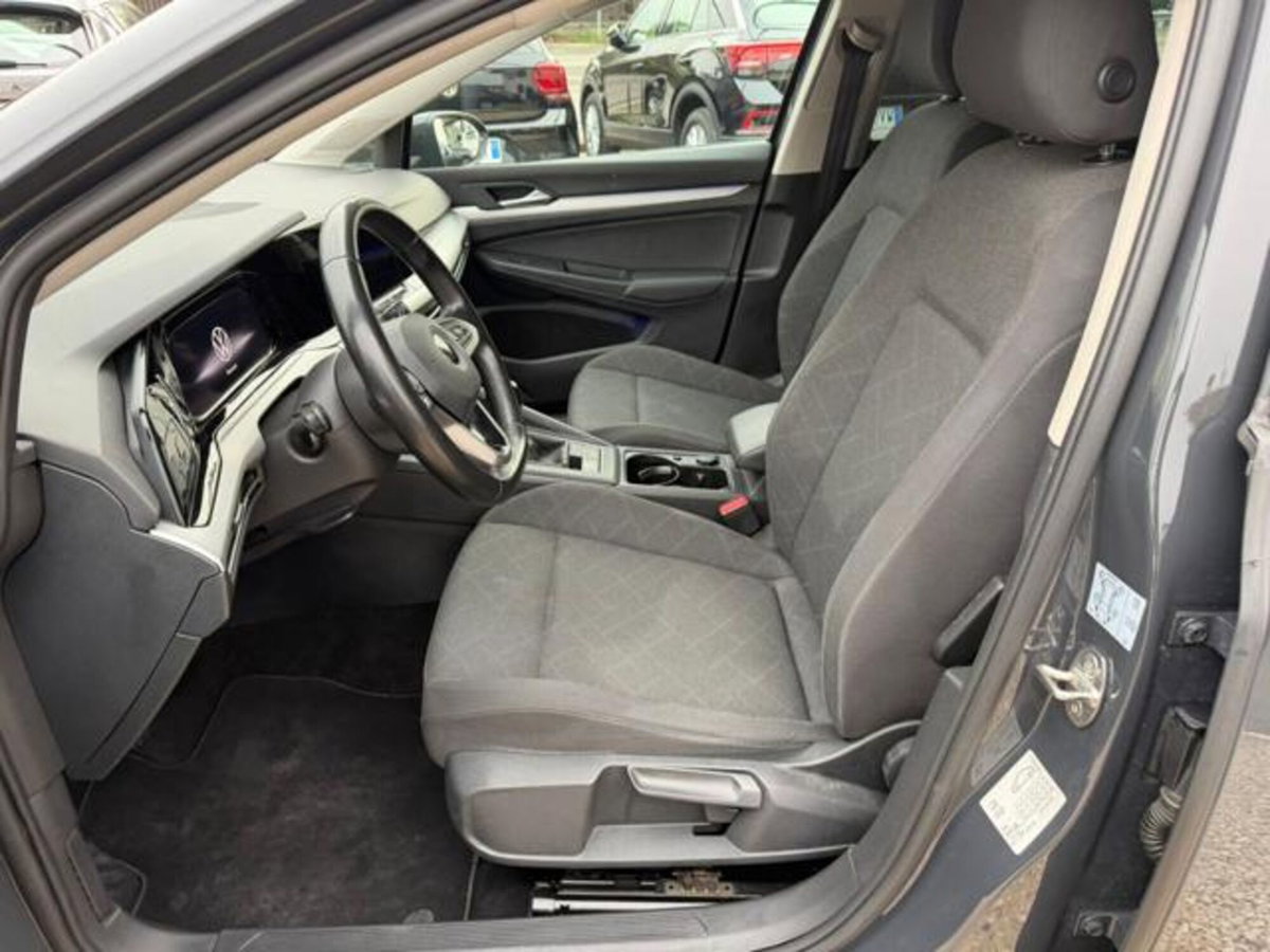 Volkswagen Golf 1.0 TSI EVO Life (5)