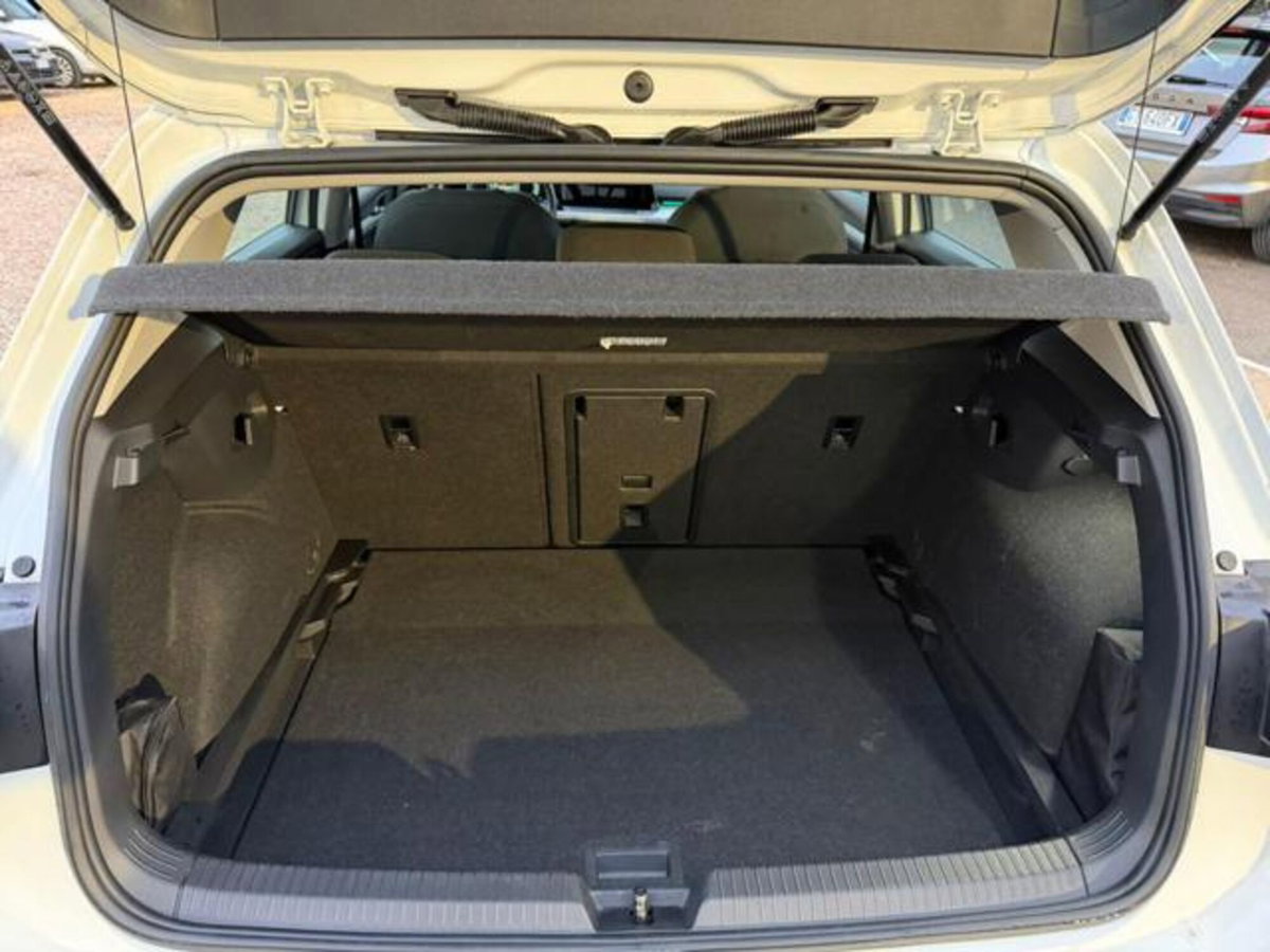Volkswagen Golf Variant 2.0 TDI SCR DSG Life (12)