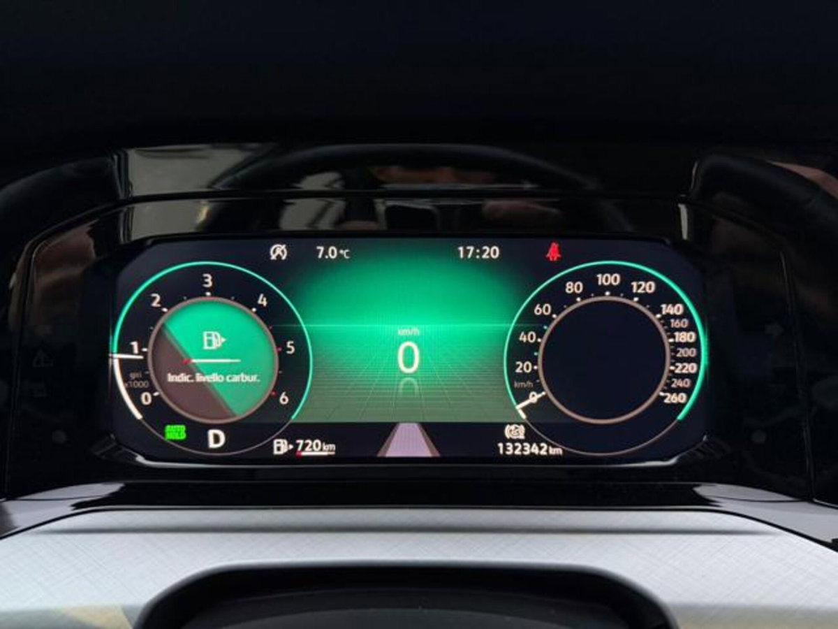 Volkswagen Golf Variant 2.0 TDI SCR DSG Life (8)