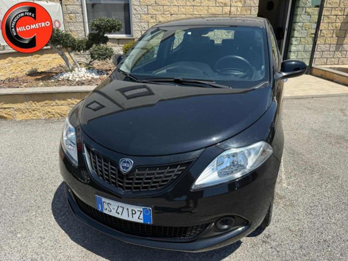 Lancia Ypsilon 1.0 FireFly 5 porte S&S Hybrid Ecochic A. Ferretti