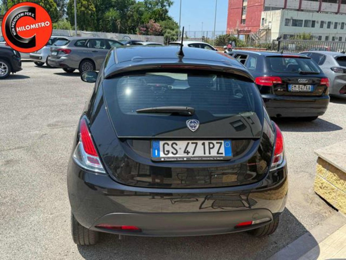 Lancia Ypsilon 1.0 FireFly 5 porte S&S Hybrid Ecochic A. Ferretti (4)