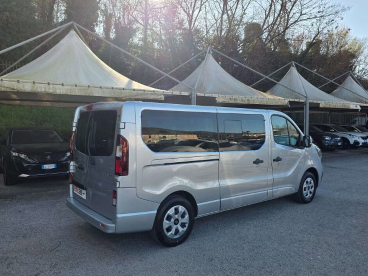 Renault Trafic 2.0 blue dci 150cv L2 Equilibre (2)