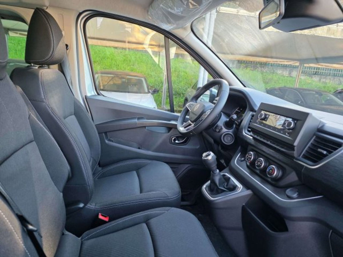 Renault Trafic 2.0 blue dci 150cv L2 Equilibre (8)