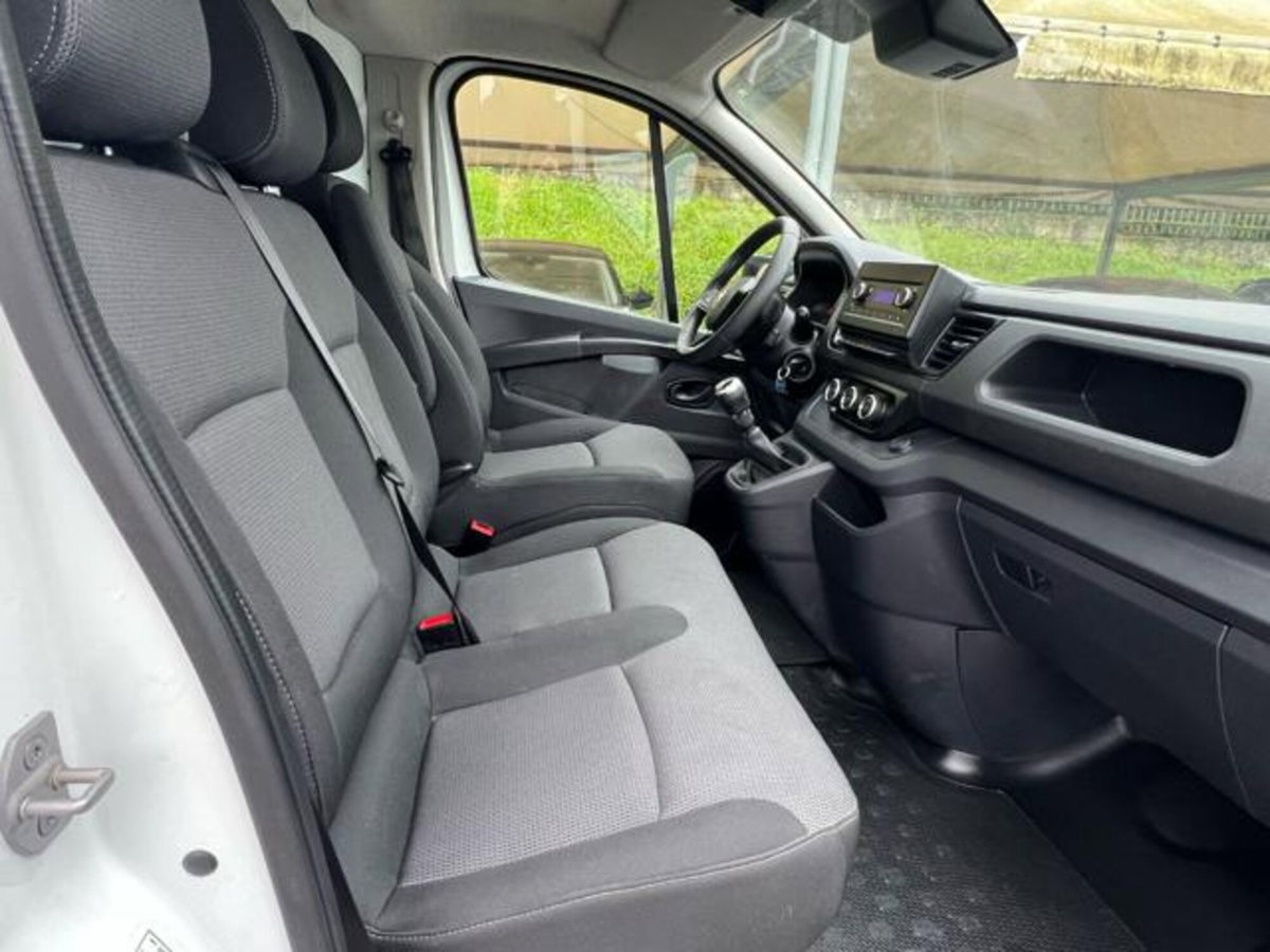 Renault Trafic 2.0 blue dci 150cv L2 Spaceclass (5)