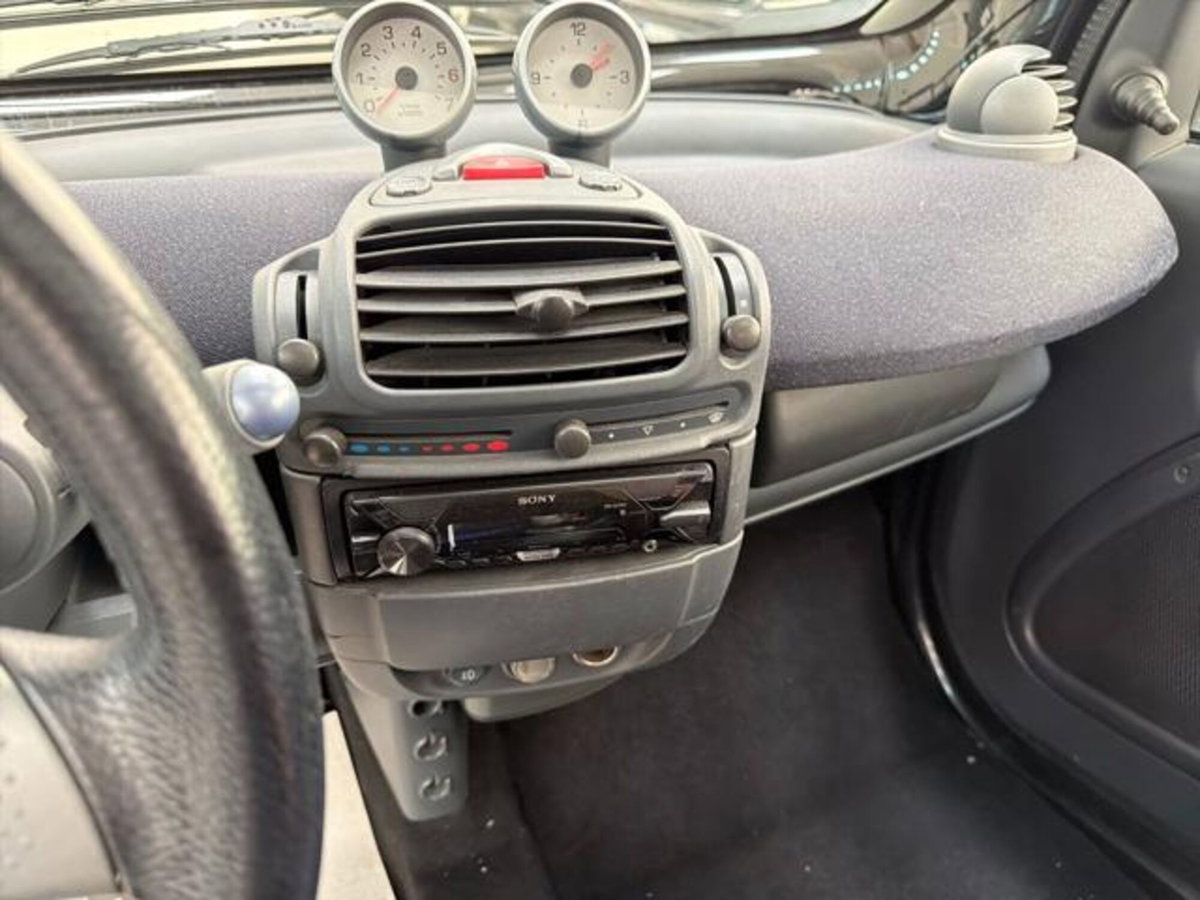 smart Fortwo 1000 45 kW MHD coupé pure (10)