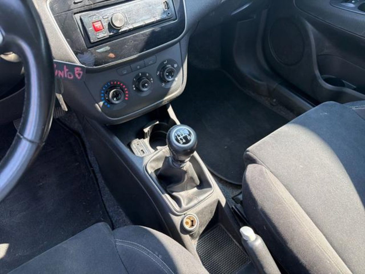 Fiat Punto 1.2 8V 5 porte Lounge (10)