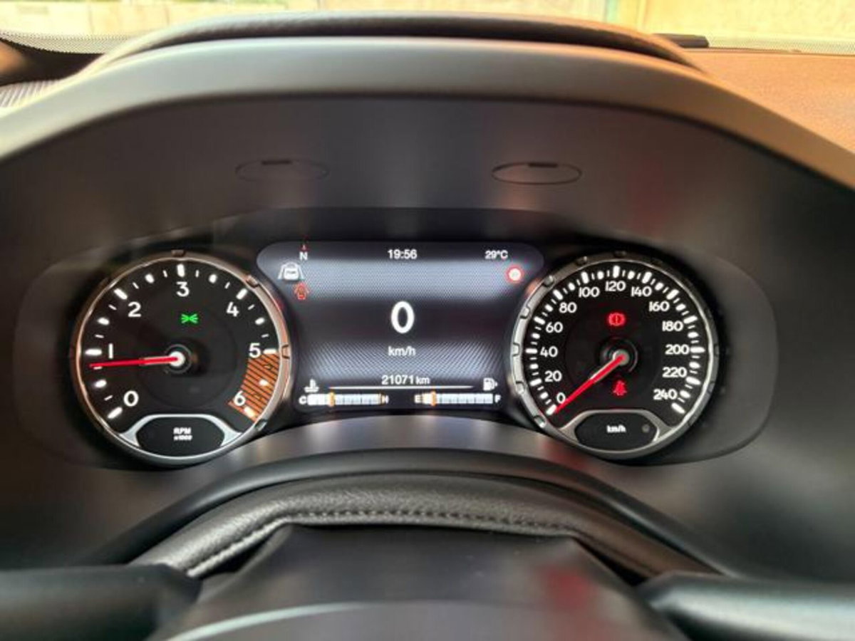 Jeep Renegade 1.6 Mjt 130 CV Limited (16)
