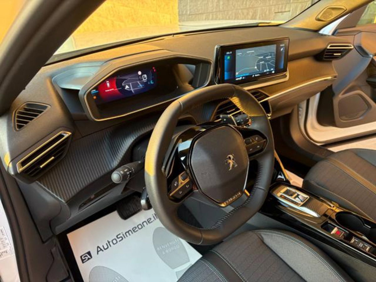 Peugeot 2008 BlueHDi 130 S&S EAT8 Allure Pack (12)