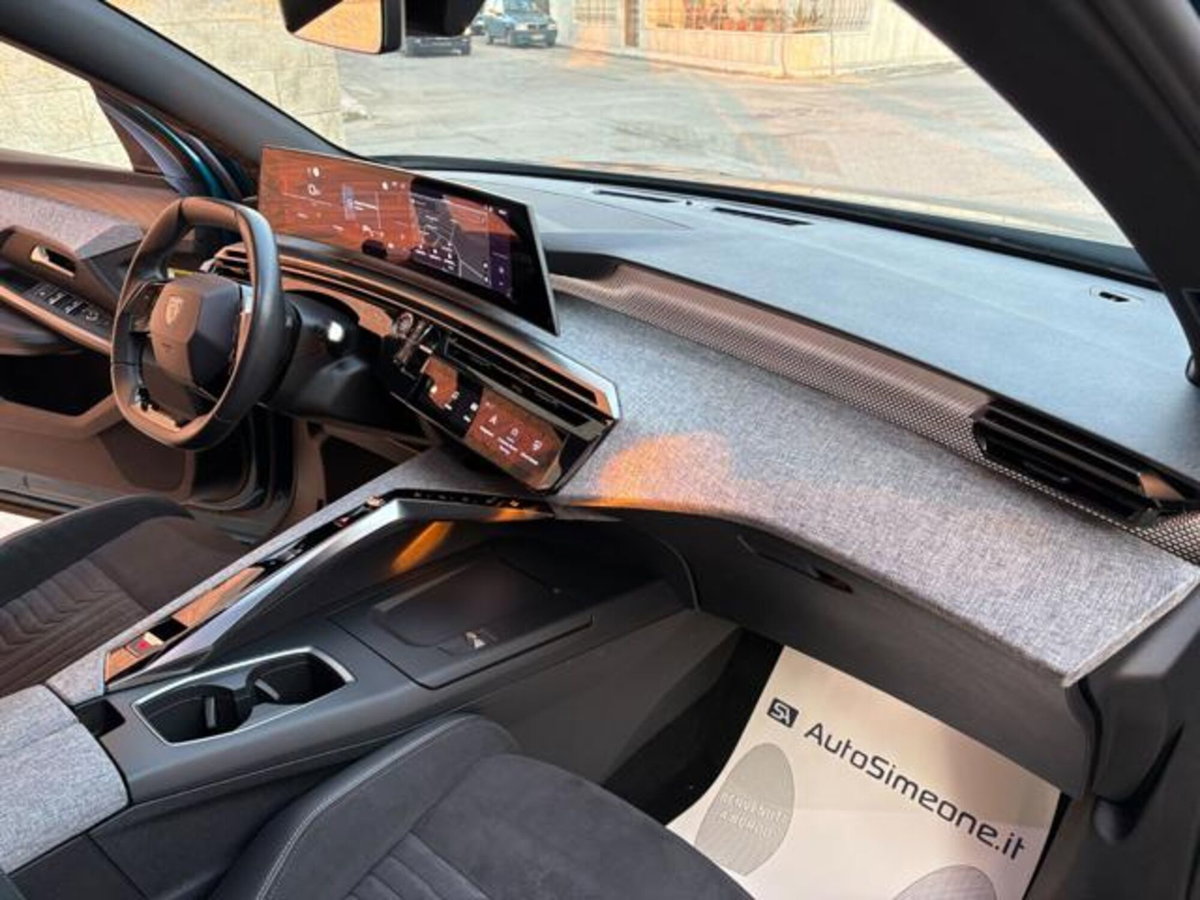 Peugeot 3008 1.2 hybrid GT Exclusive 145cv e-dcs6 (13)