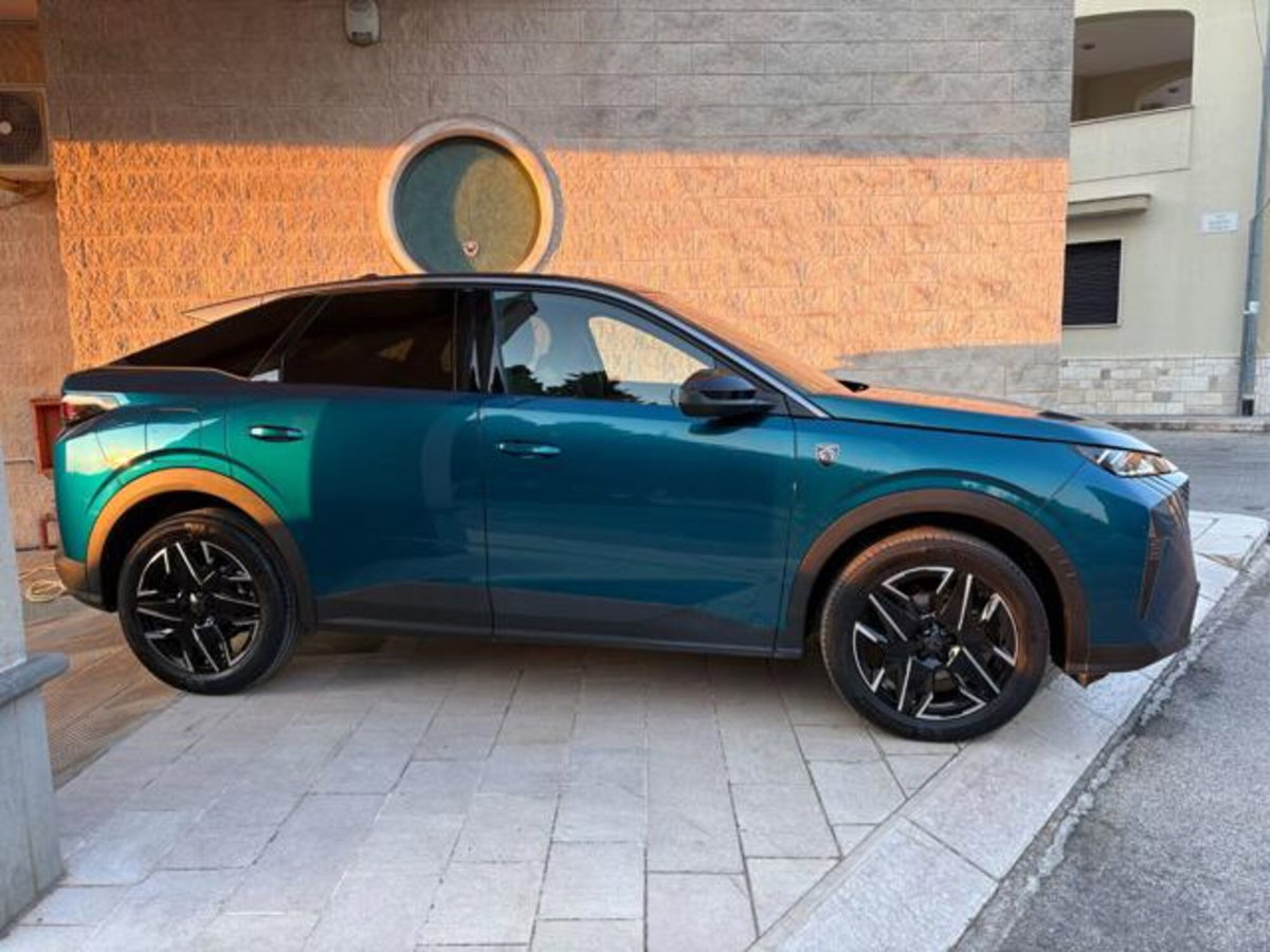 Peugeot 3008 1.2 hybrid GT Exclusive 145cv e-dcs6 (4)