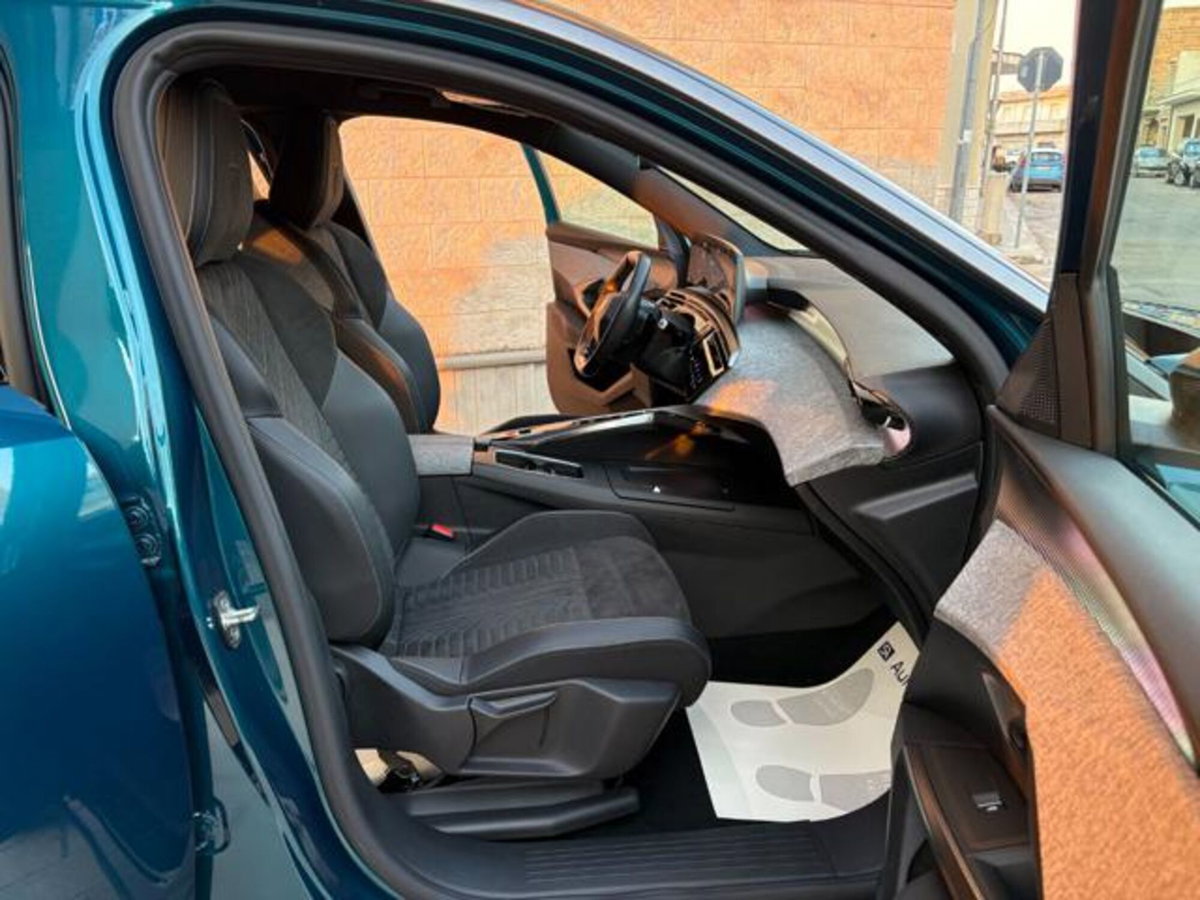 Peugeot 3008 1.2 hybrid GT Exclusive 145cv e-dcs6 (8)