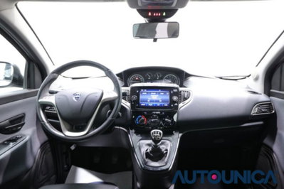 Lancia Ypsilon 1.0 FireFly 5 porte S&S Hybrid Ecochic Gold (10)