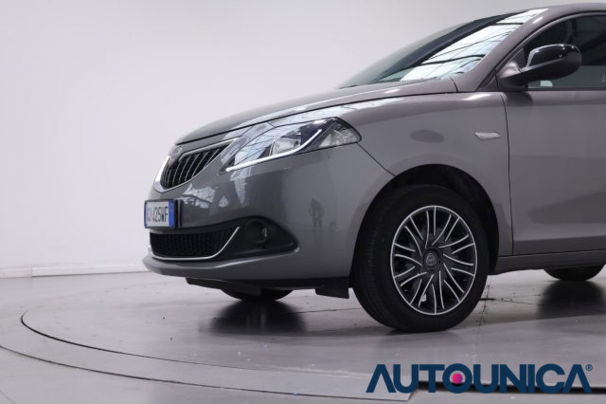 Lancia Ypsilon 1.0 FireFly 5 porte S&S Hybrid Ecochic Gold (11)