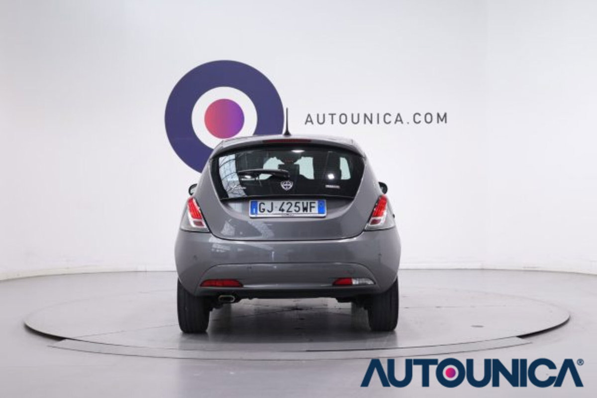 Lancia Ypsilon 1.0 FireFly 5 porte S&S Hybrid Ecochic Gold (15)
