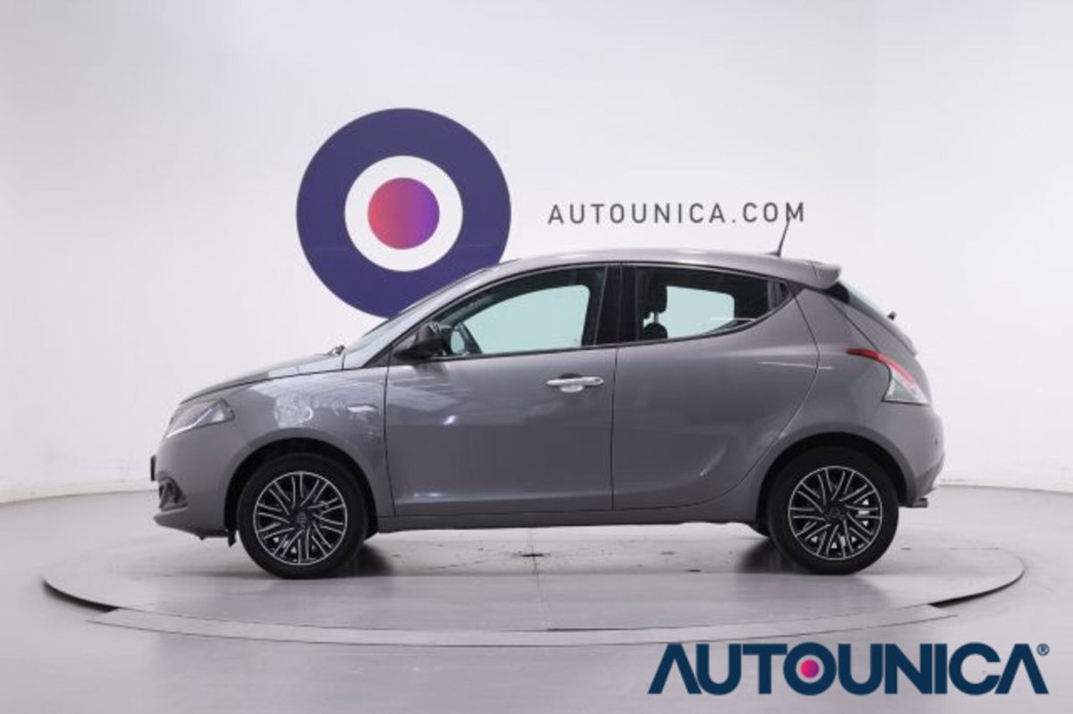 Lancia Ypsilon 1.0 FireFly 5 porte S&S Hybrid Ecochic Gold (17)